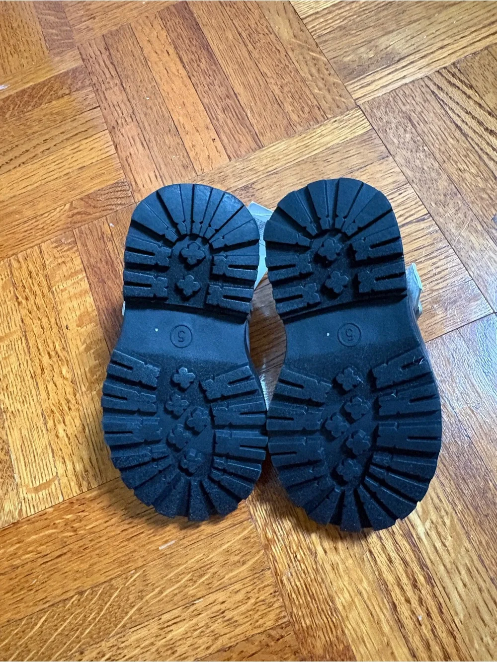 GAP Toddler Metallic Silver Mary Jane Shoes